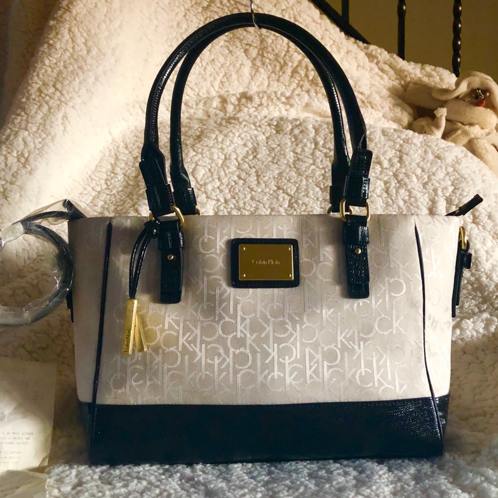 ❗️SOLD❗️Calvin Klein Hand bag